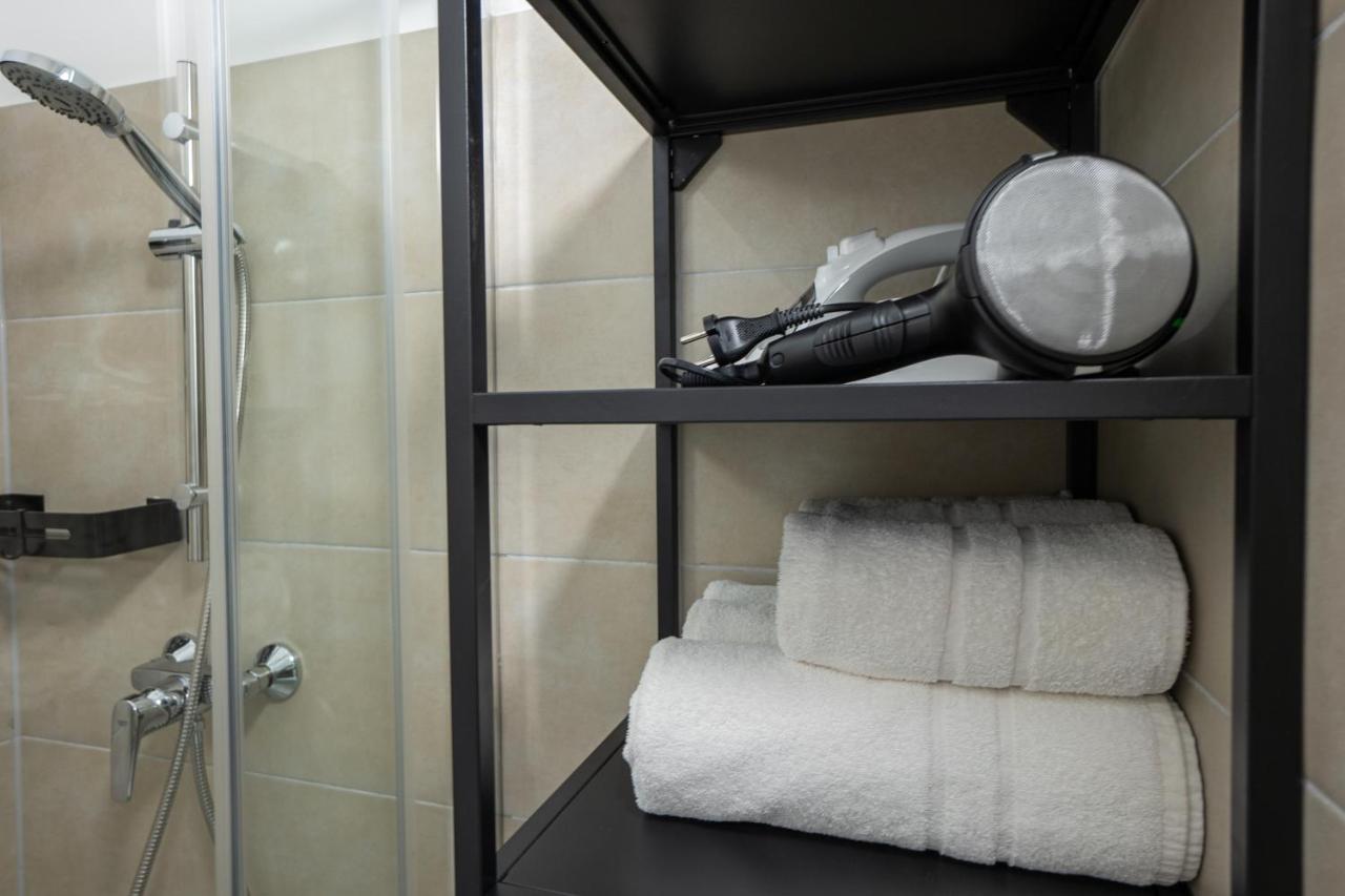 Spacious Cosy With A Balcony And A King-size Bed 15 Minutes Away From Stephansdom * Viena