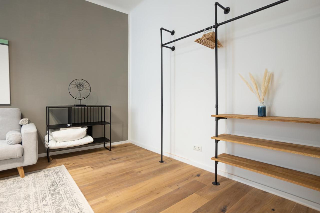 Spacious Cosy With A Balcony And A King-size Bed 15 Minutes Away From Stephansdom Apartamento